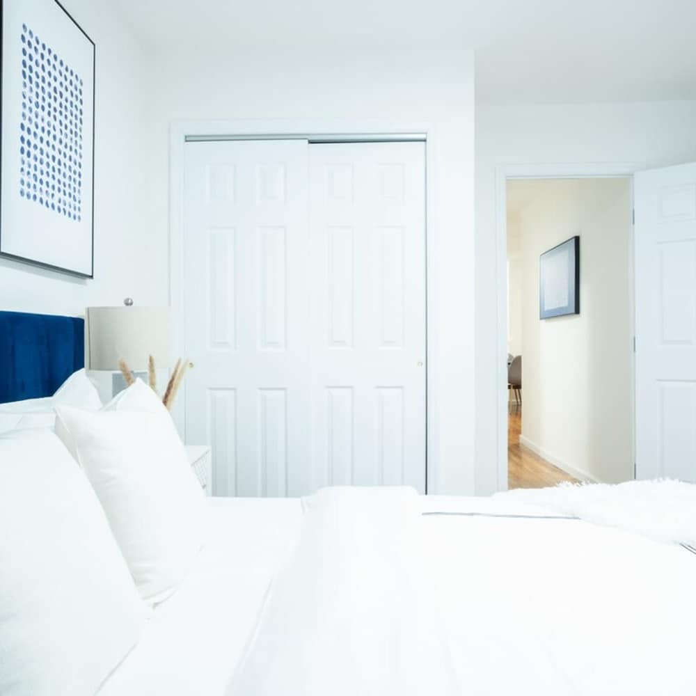 49-3b Newly Renovated 2BR W D Midtown East