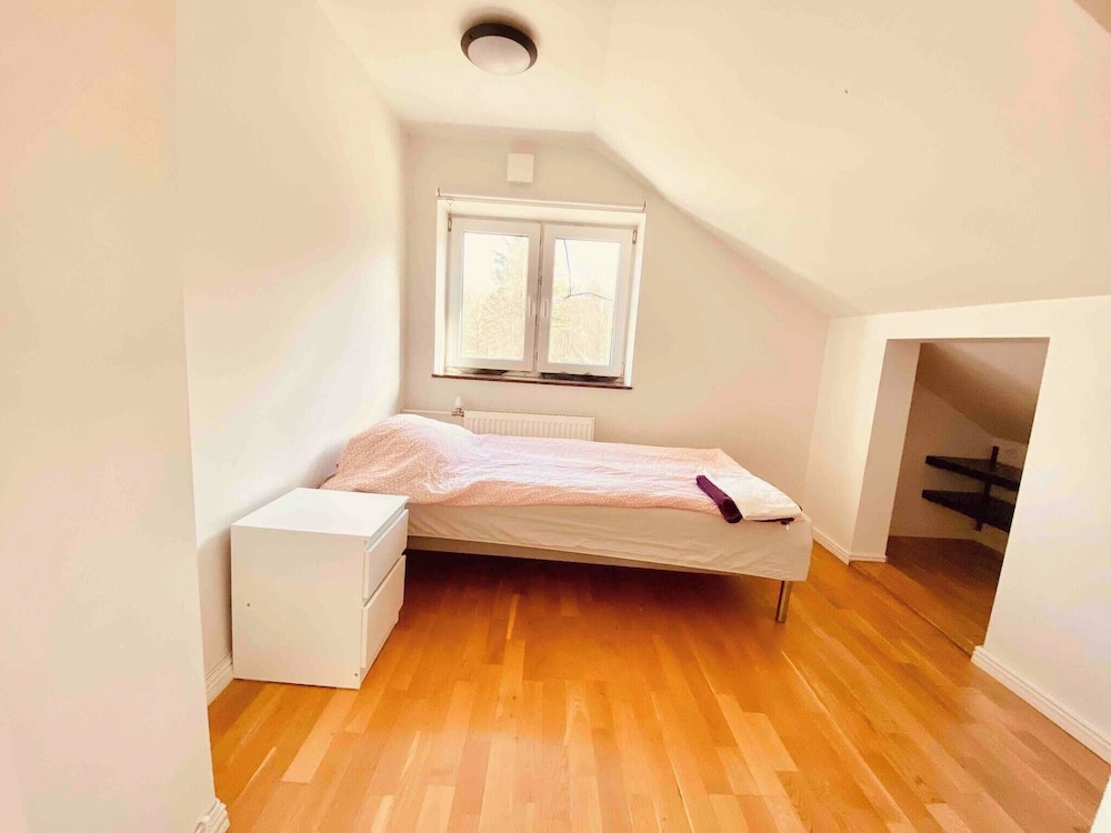 Bjurvik's Villa - Flat 3 - Business Customers Only view 4