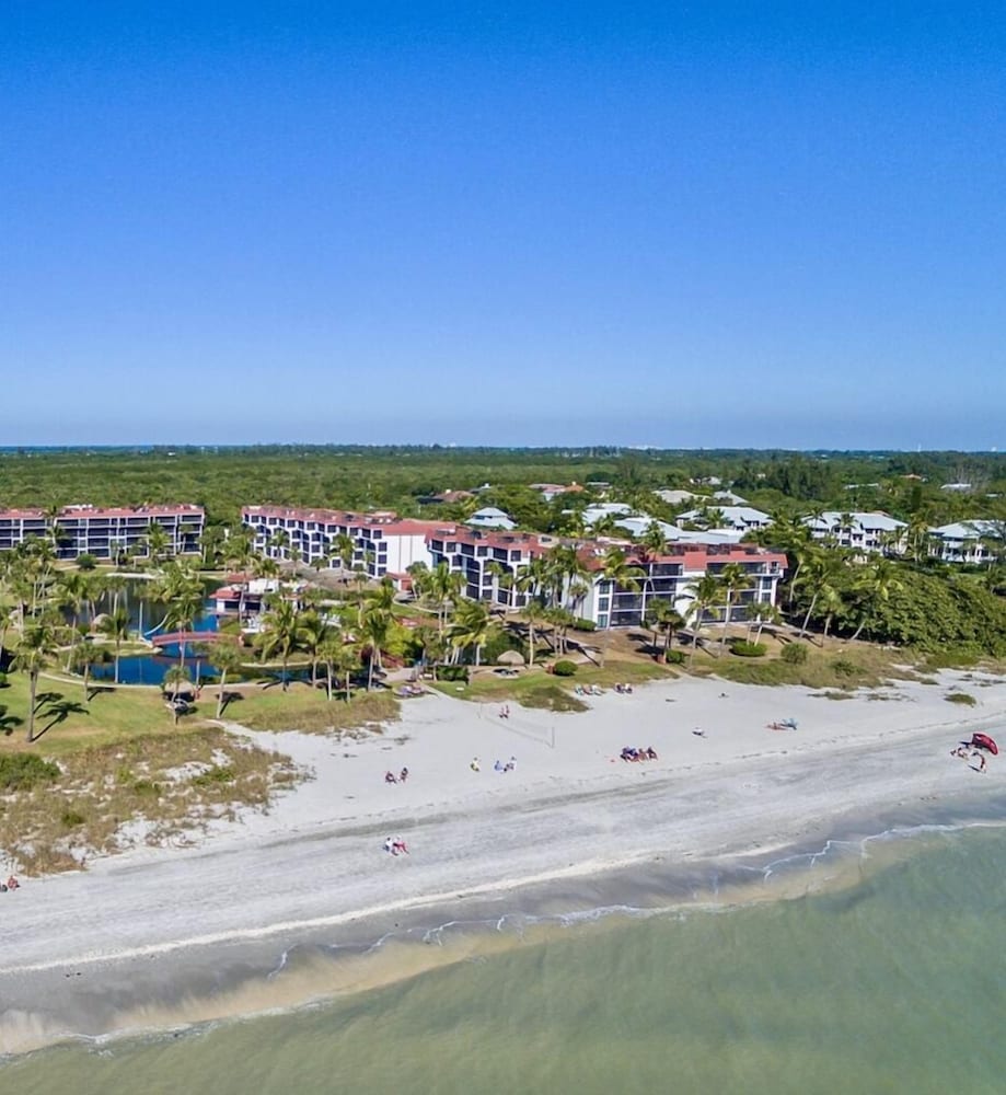 Pointe Santo Condos by Dream Vacation Rentals