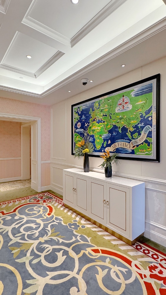 NARADA RESORT SHANGHAI HOTEL Disney Store