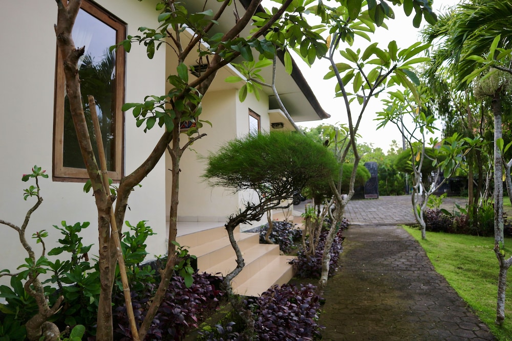 Bhujangga Village Uluwatu