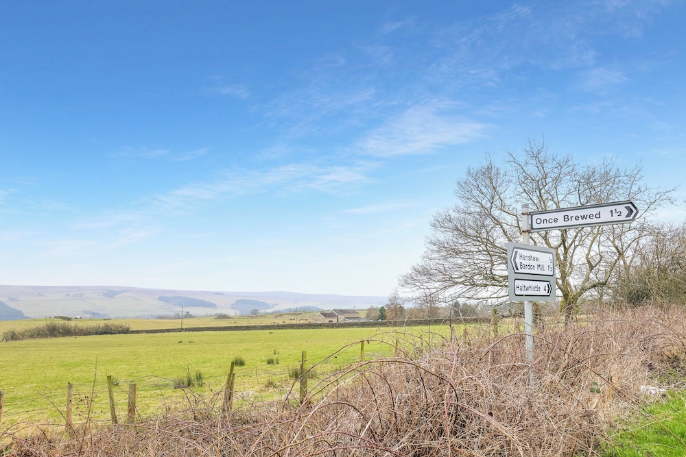 Hill House Hideaway - North East Escapes