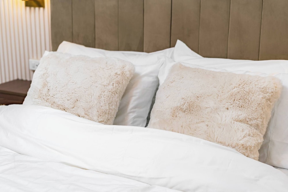 Elegant Studio, Close to the Airport and big Malls