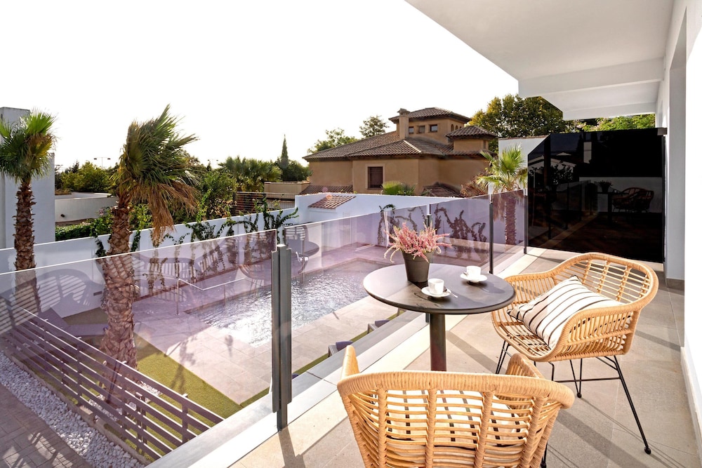 Apartment Adapted for Disabled With 2 Terraces Pool and Parking Arruzafa IV