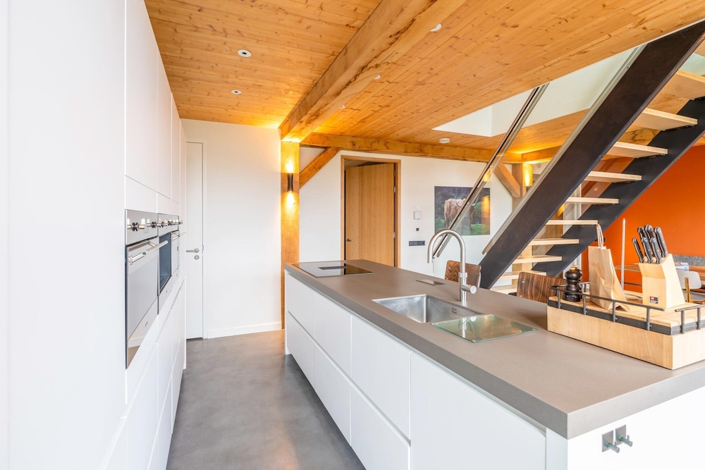 Luxurious and Sustainable 6-person Holiday Villa
