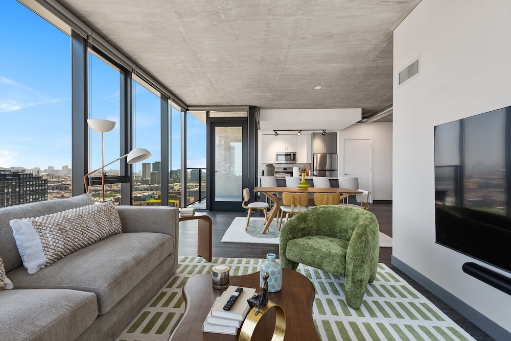 Cloud9 4apt in Building Fultonmkt The Cubist