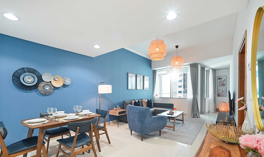 Fascinating Ocean Views in a One Bedroom