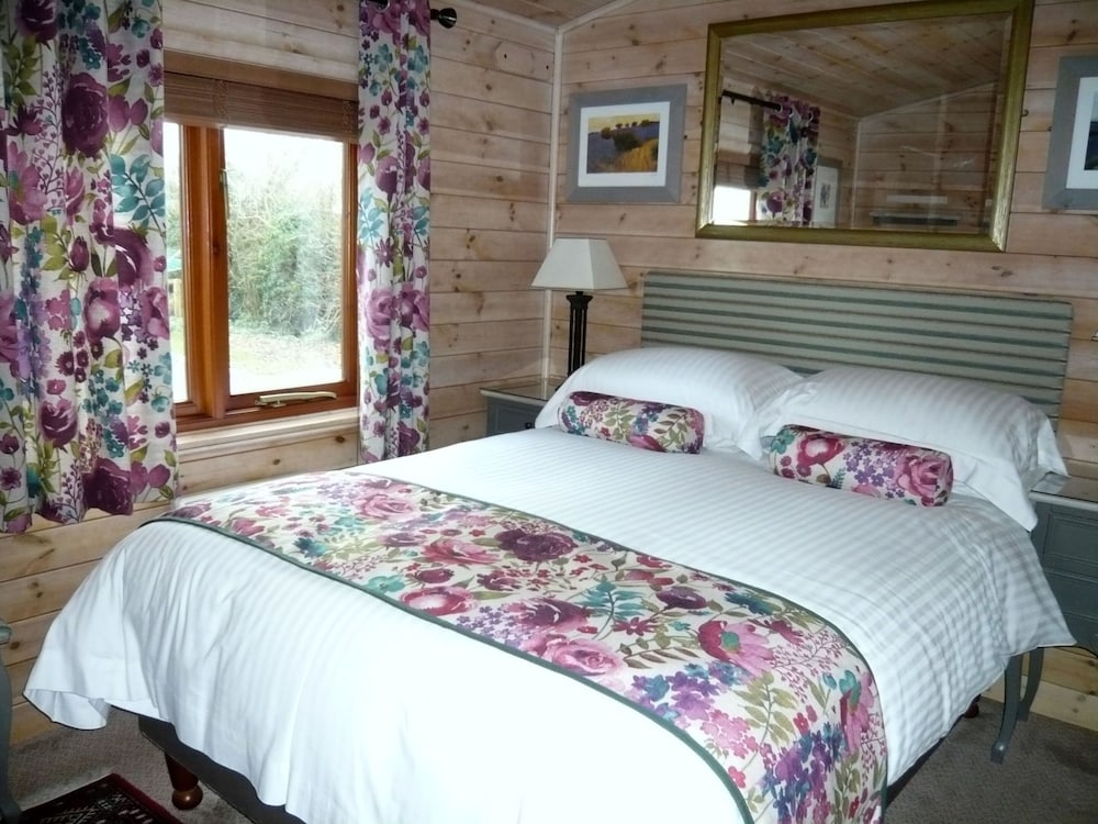 Lodge in Appledore Near Camber Sands Beach view 2