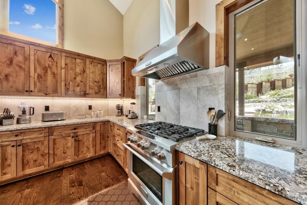 1008c Mountain View Retreat 5 Bedroom Home