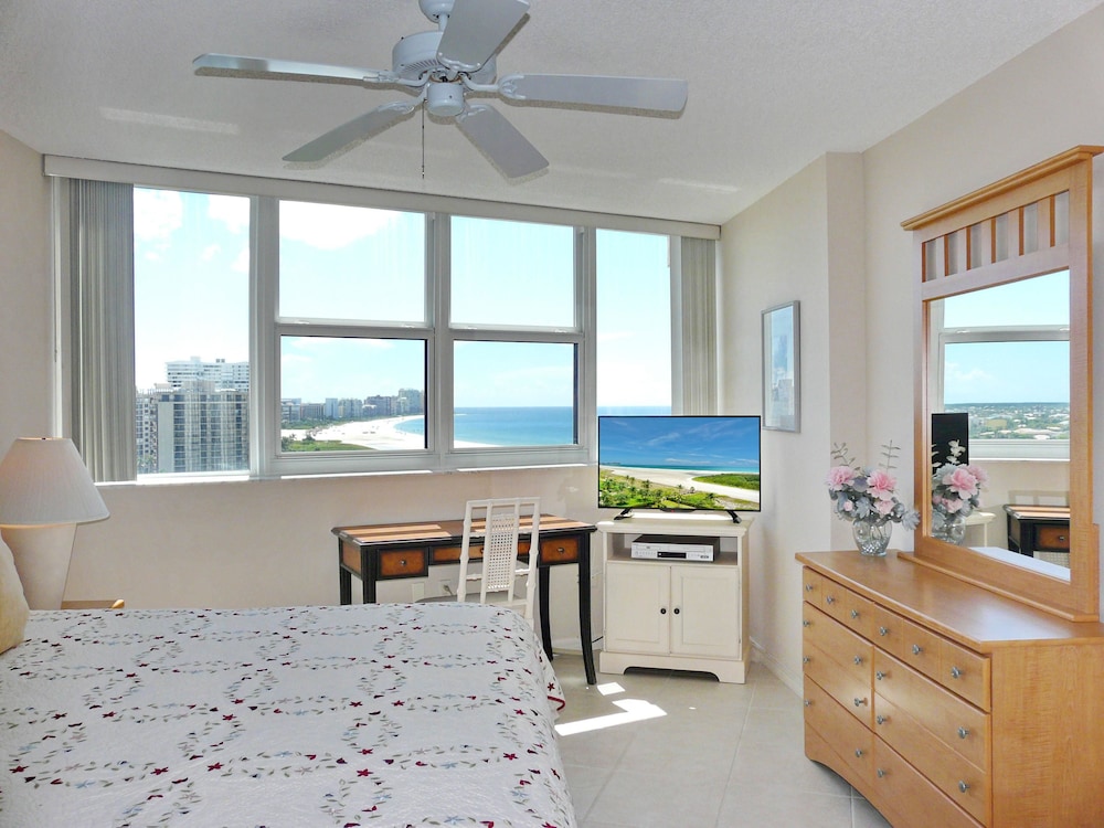 Sunny Beachfront Condo With Pool and Sw-facing Balcony