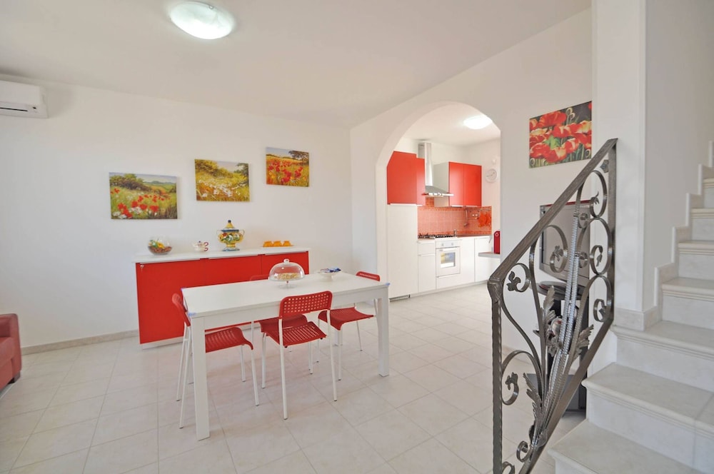 Villa Sacher Sleeps 12 Just 100 Metres From the sea