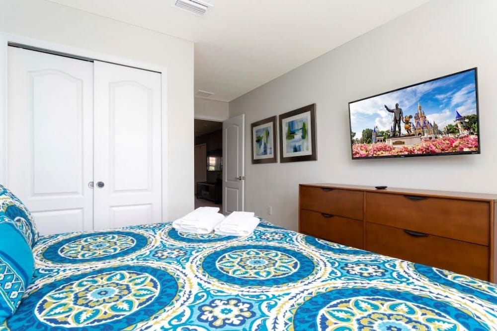 Amazing 5BR Private Pool Lakeview Near Disney