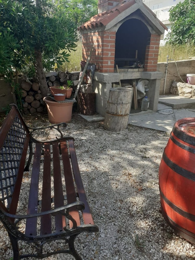 Photo 6