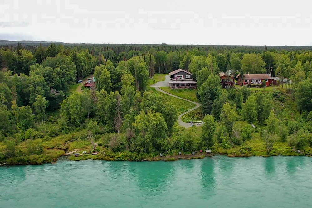 River Views & Fire Pit: Cozy Soldotna Apartment!