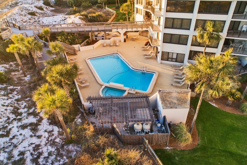 Beachside Towers at Sandestin by Panhandle Getaways