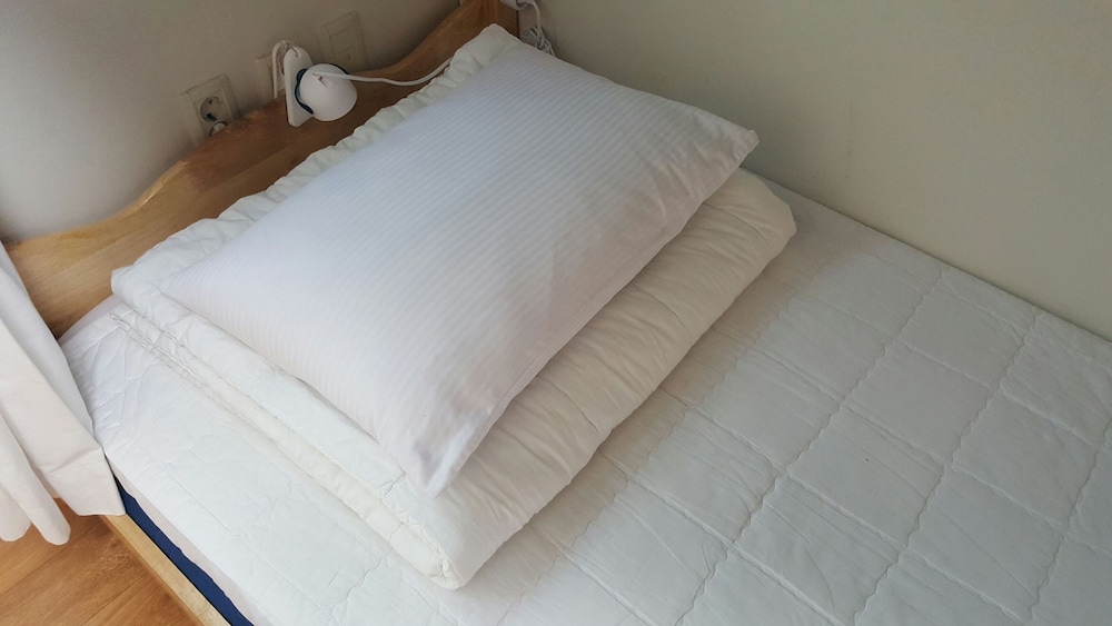 Happy Tree Guesthouse - Hostel