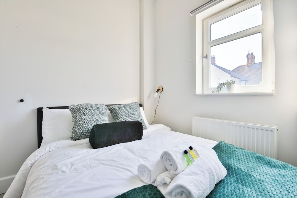 2Bed Flat Near City Centre view 4