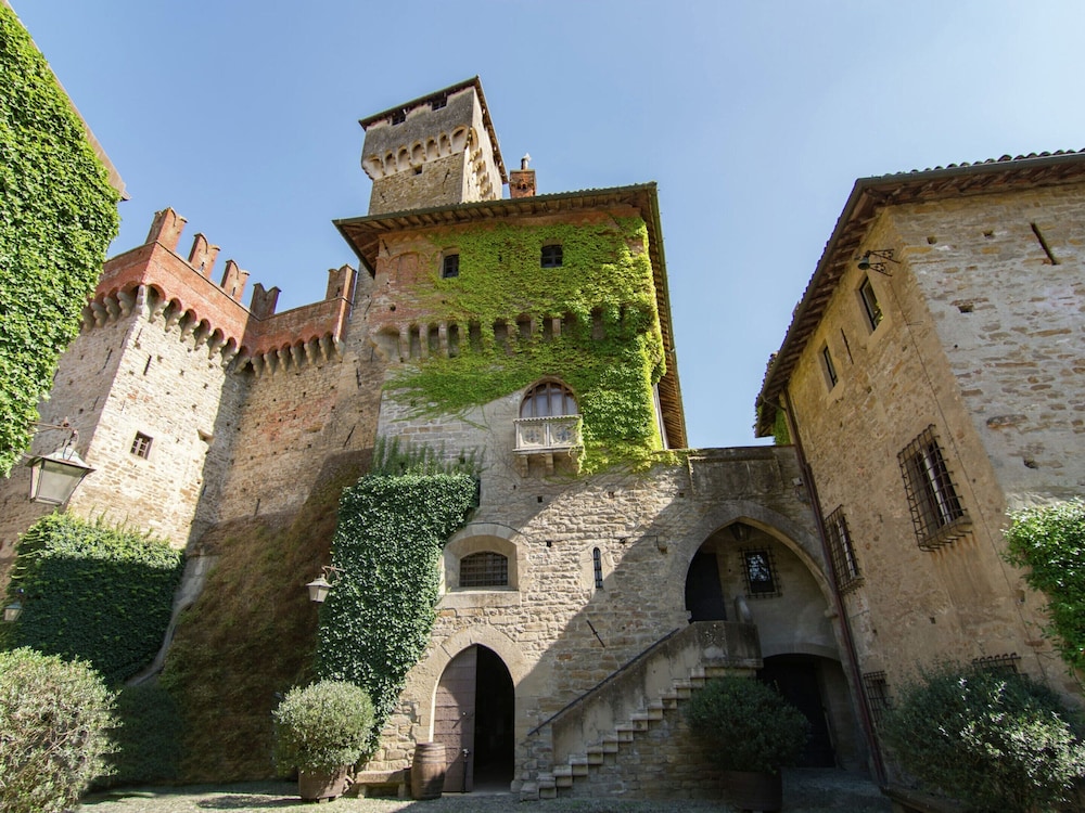 Guest House in Monferrato With Castle Views view 5