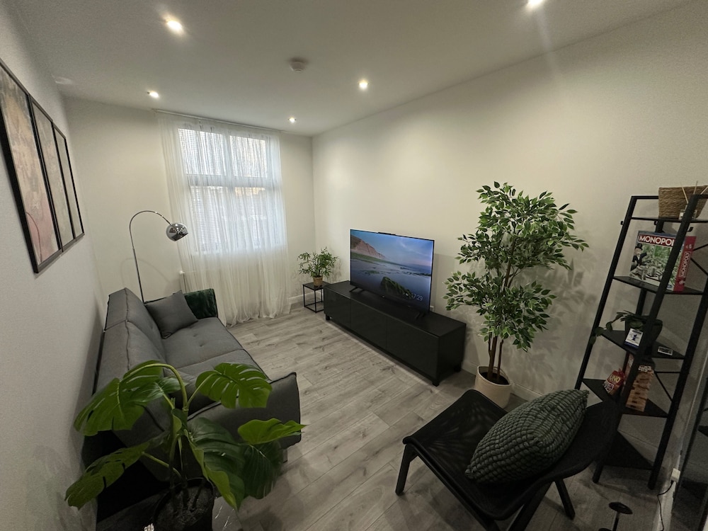 The Retro Suite With Wii Games and Entertainment