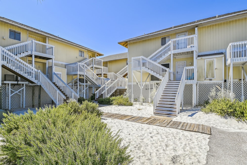 Sandpiper Cove 1129 2 Bedroom Condo by RedAwning