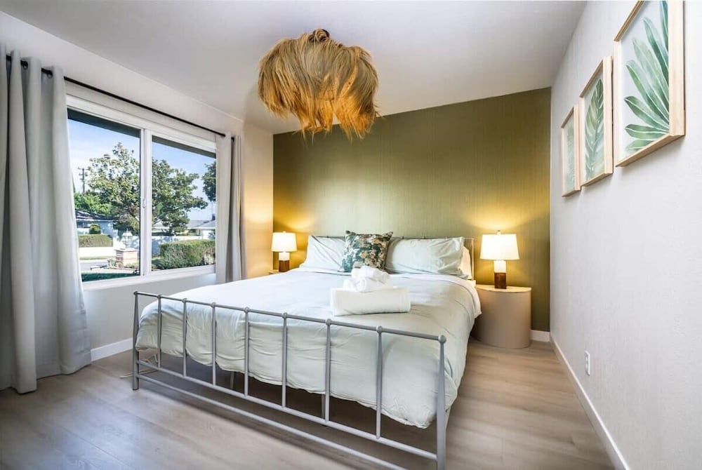 @ Marbella Lane - Vibrant & Chic Designer Home