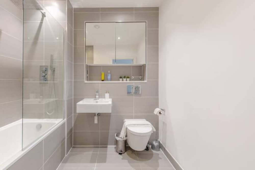 Spacious 4BD Townhouse - Near Stratford City!
