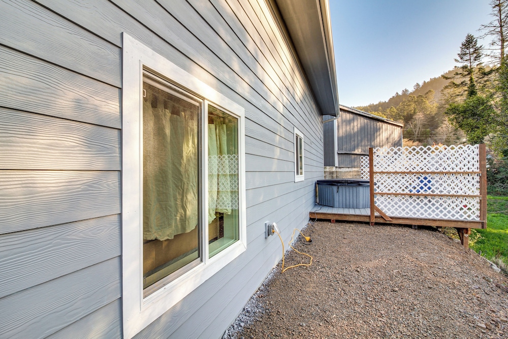 Near Ocean: 'home Away From Home' in Gold Beach