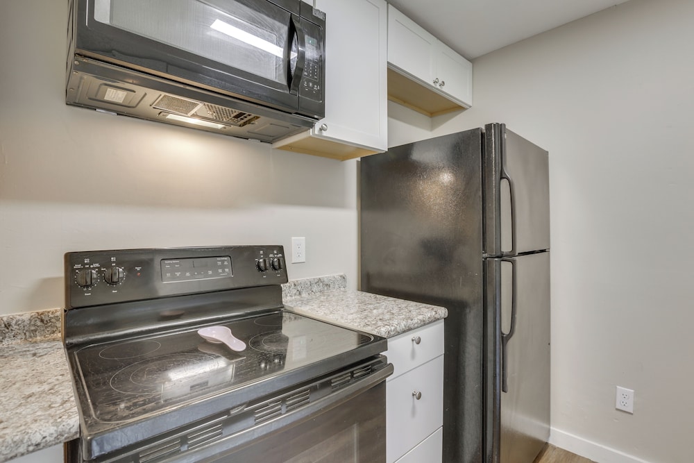 Near Dtwn & Universities: Central Tallahassee Apt!