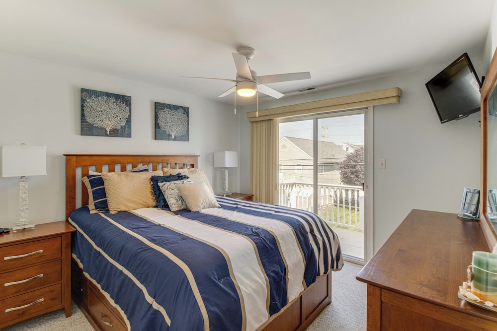 2 Blocks to Beach Access: Ocean City Adventure!