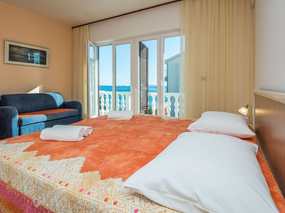 Apartment on Vir Island Near Sandy Beaches
