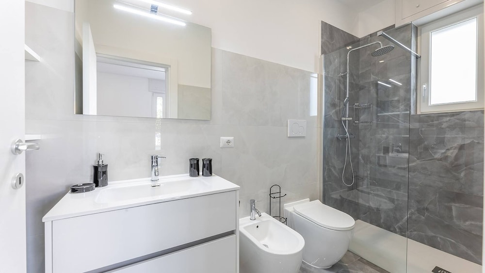 Sole Apartment 1 - Central Marina With Modern Furnishings