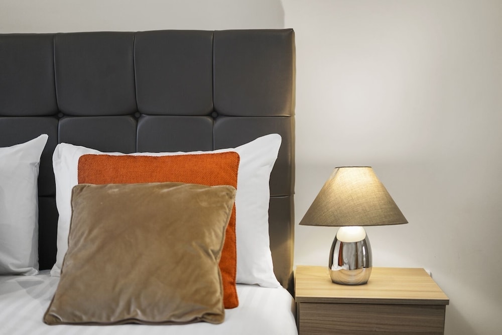 Heathrow Living Serviced Apartments by Ferndale