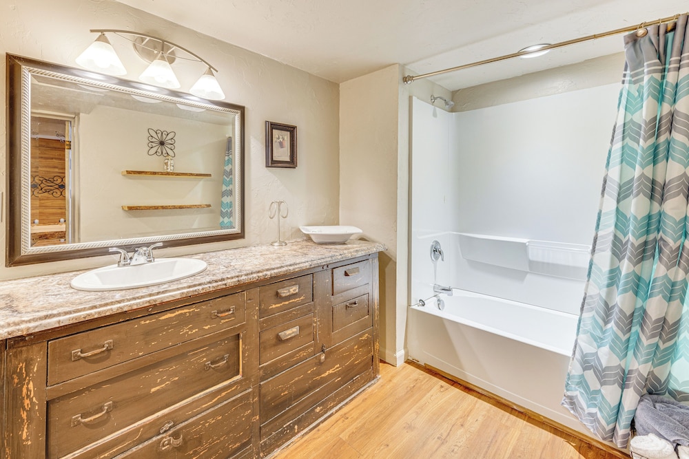 3 Mi to Pueblo Riverwalk: Quiet Home w/ Patio
