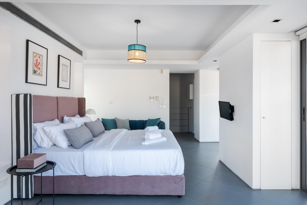 Spacious Loft in Gazi