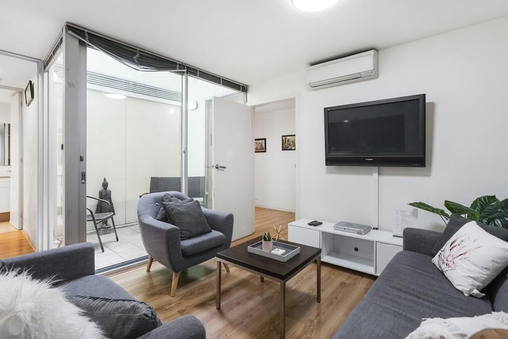 Corporate Stayz at Collins