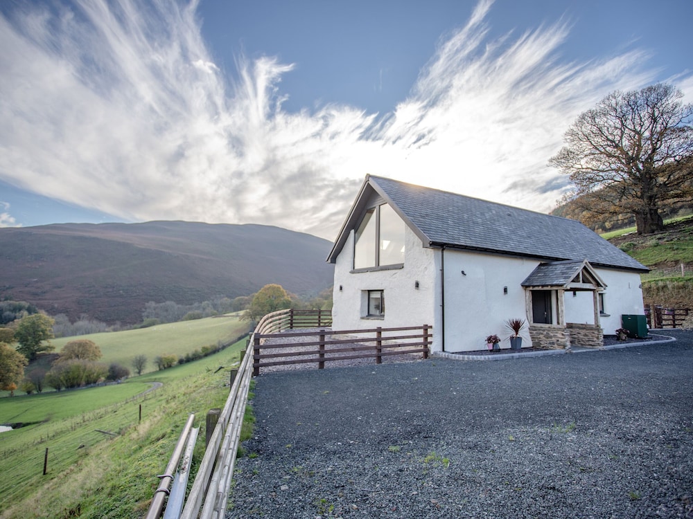 Tyn Llwyn Barn