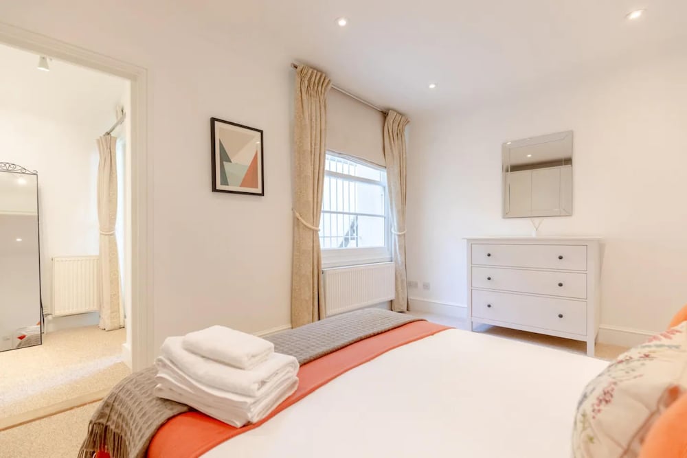 Beautiful & Modern 3 Bedroom Flat - Pimlico!