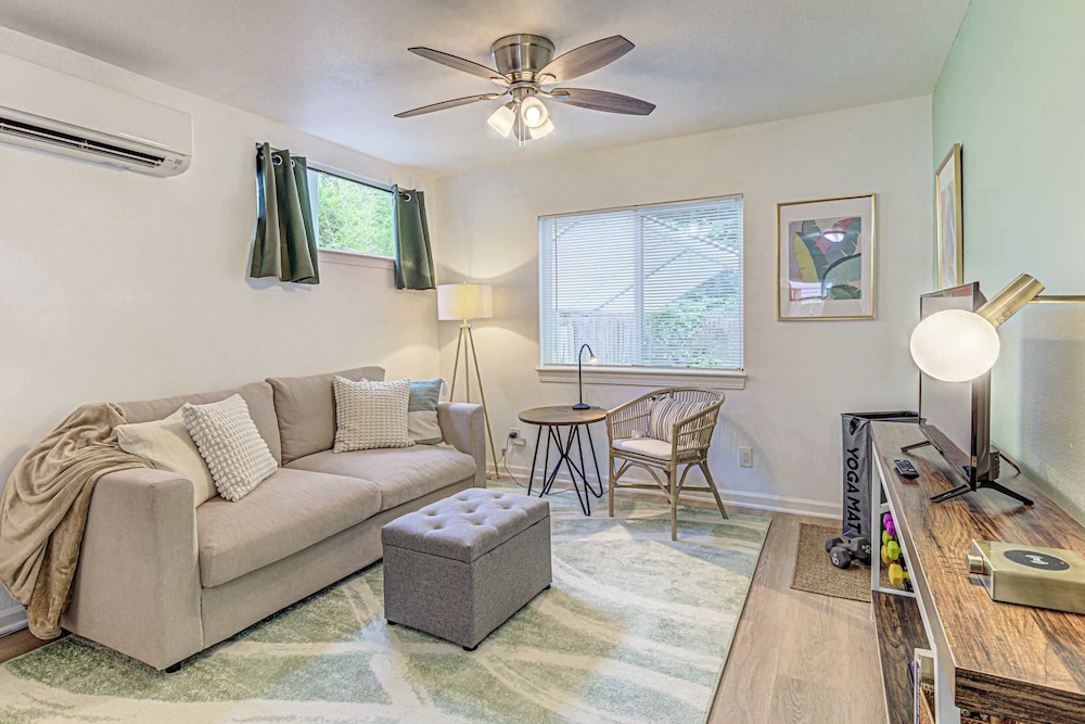 Garden Home Walkable to East Austin Eateries