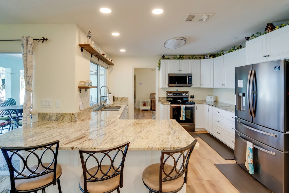 Heated Pool + Lanai: Peaceful Punta Gorda Stay