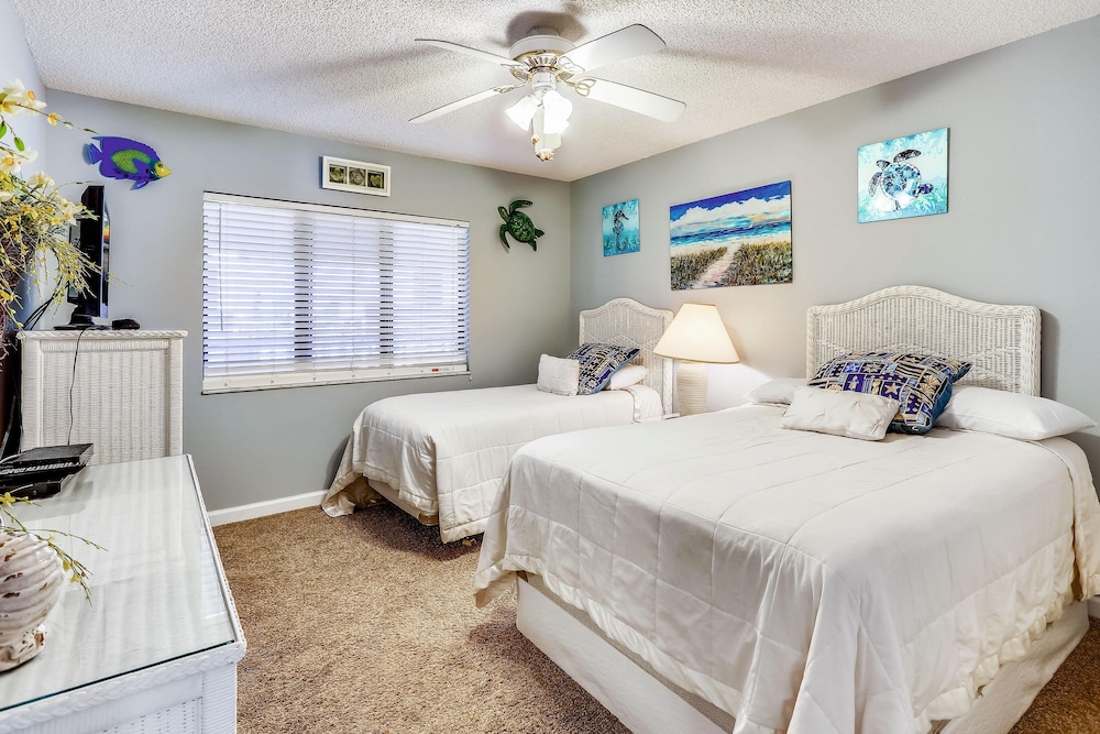 Land's End 9-403 Beach Front - Premier