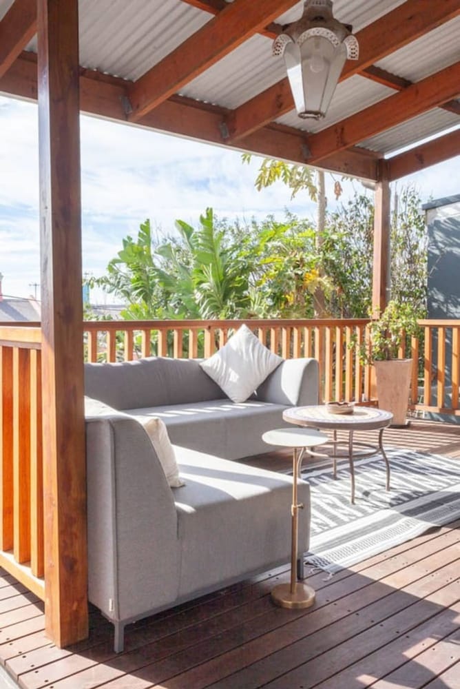 Spacious 3-bed Sunlit Comfort Power Backup