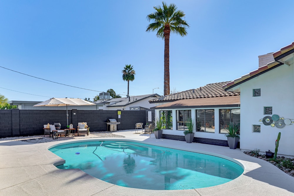 Walk to Scottsdale Stadium: Remodeled Home!