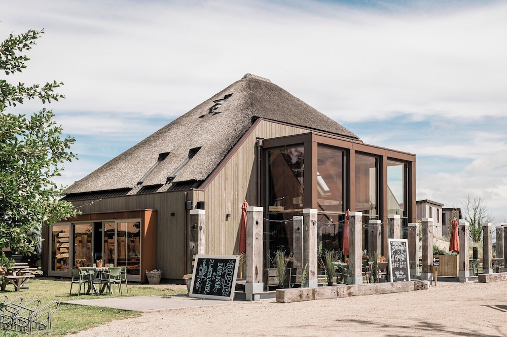 Kidz Lodge in Zon Zee Strand With Play Area