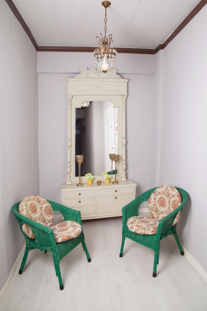 Iola Otel - Image 43