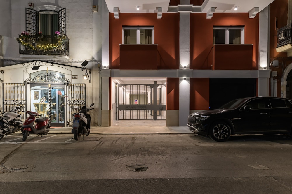 Palazzo Murat - Studio Apartment With Balcony by Wonderful Italy