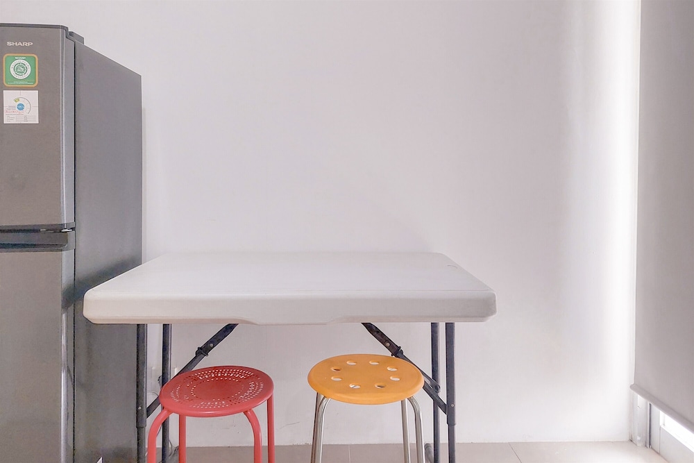 Relaxing And Homey Studio At Urbantown Serpong Apartment