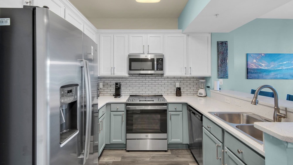 Palms Resort 2813: 2br, Pools, Courts, Gulf Views & Minutes to Beach!