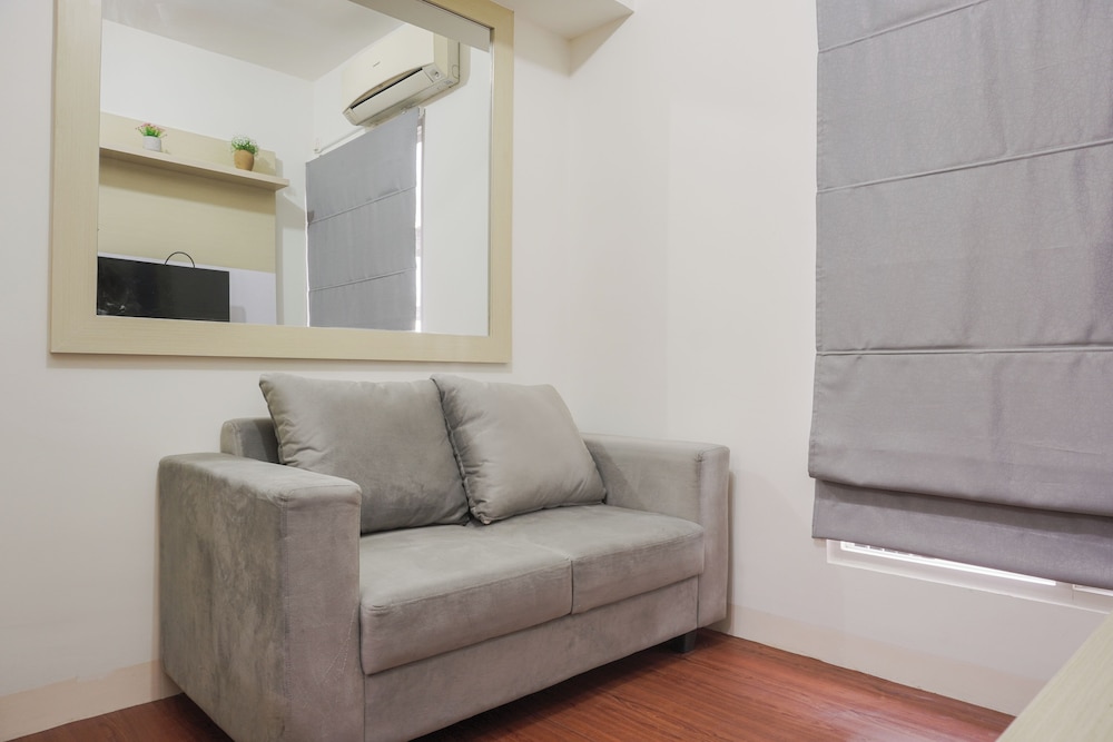 Pleasurable 2BR at Podomoro Golf View Apartment near Tol Cimanggis