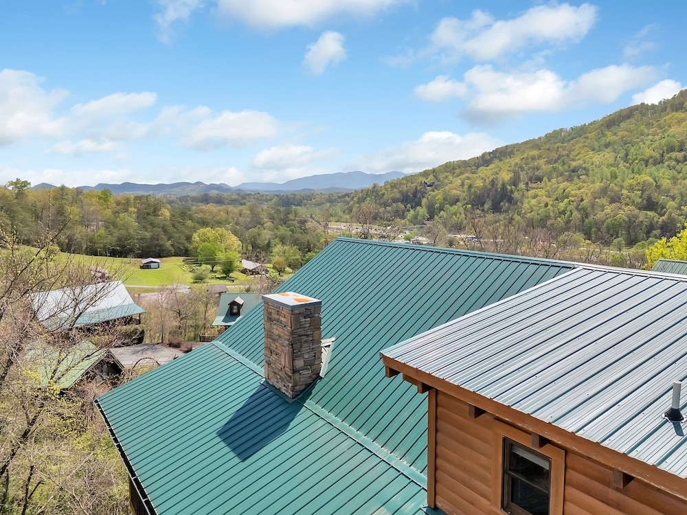Ern860 - Cozy Bear Overlook 4 Bedroom Cabin