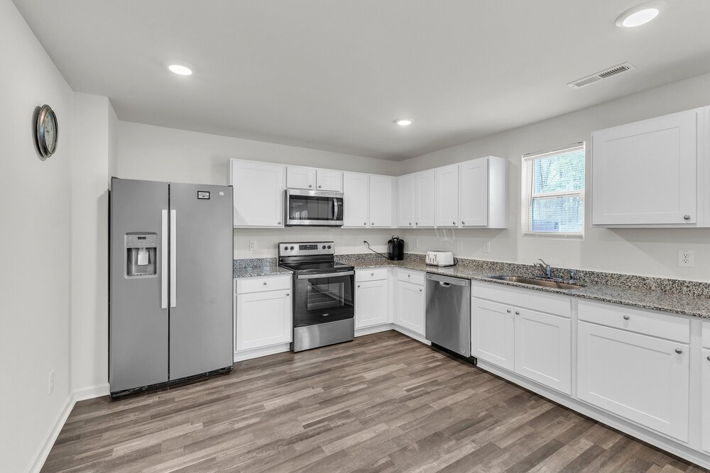 Quiet Retreat Perfect for Families 5 Bedroom Home